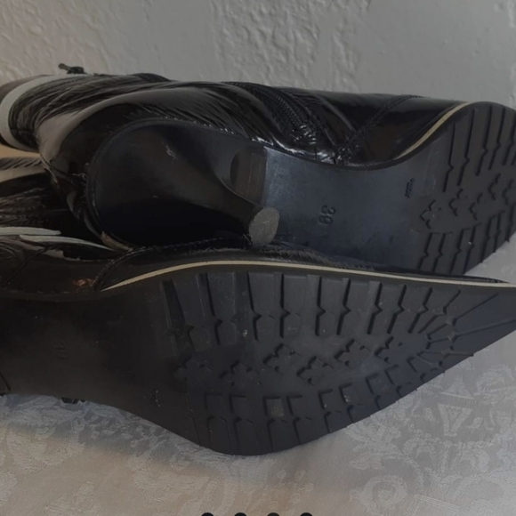 Vintage Graceland Boots - Picture 2 of 4